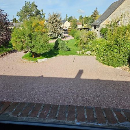 Au Nid des Champs, Agréable chambre d'hôtes avec jacuzzi sur demande, proche de Chartres Esterno foto