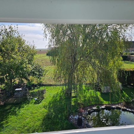 Au Nid des Champs, Agréable chambre d'hôtes avec jacuzzi sur demande, proche de Chartres Esterno foto