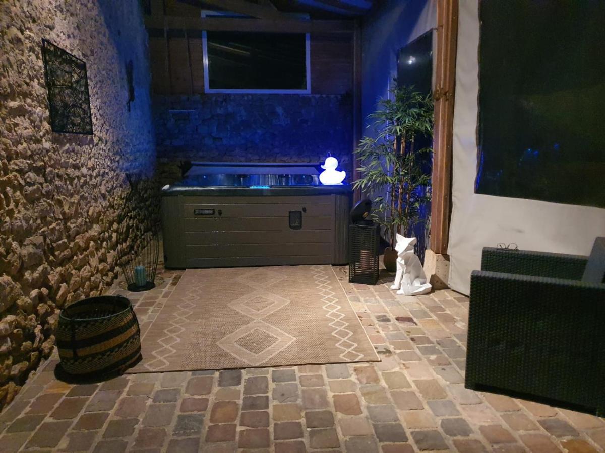 Au Nid des Champs, Agréable chambre d'hôtes avec jacuzzi sur demande, proche de Chartres Esterno foto