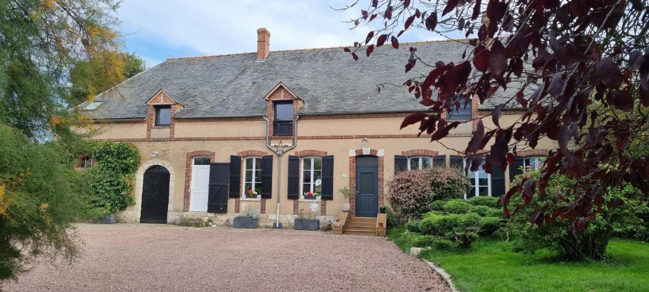 Au Nid des Champs, Agréable chambre d'hôtes avec jacuzzi sur demande, proche de Chartres Esterno foto