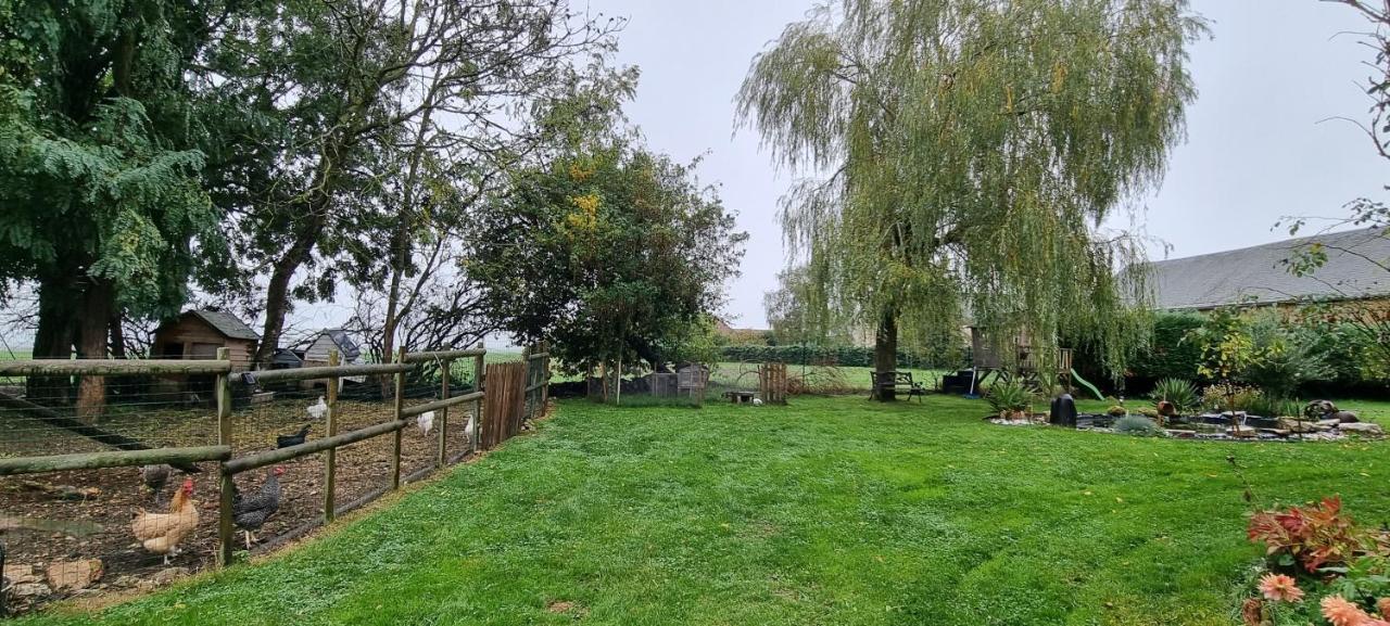 Au Nid des Champs, Agréable chambre d'hôtes avec jacuzzi sur demande, proche de Chartres Esterno foto