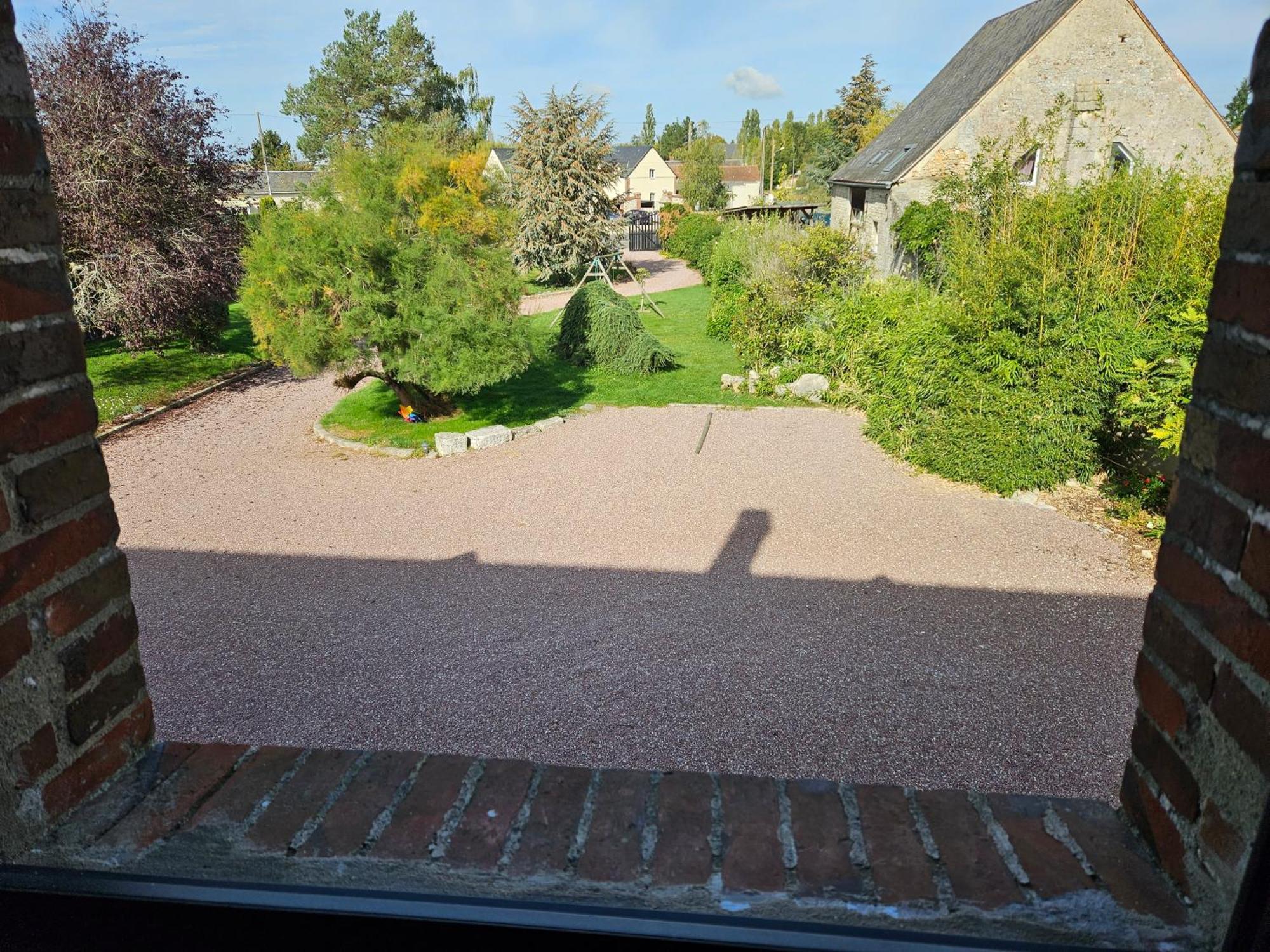 Au Nid des Champs, Agréable chambre d'hôtes avec jacuzzi sur demande, proche de Chartres Esterno foto